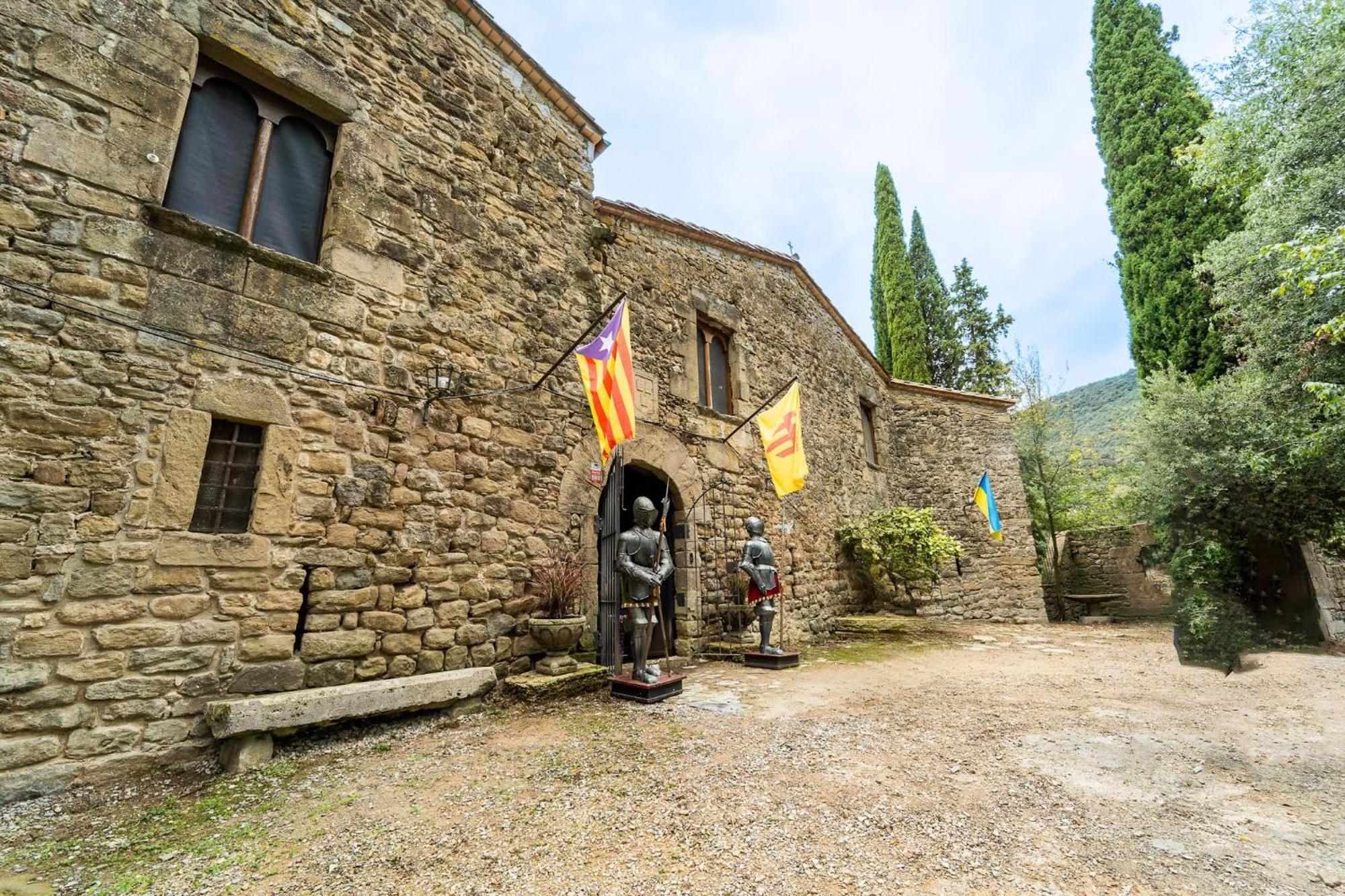 הוילה Sant Miquel de Campmajor Castell In Girona מראה חיצוני תמונה